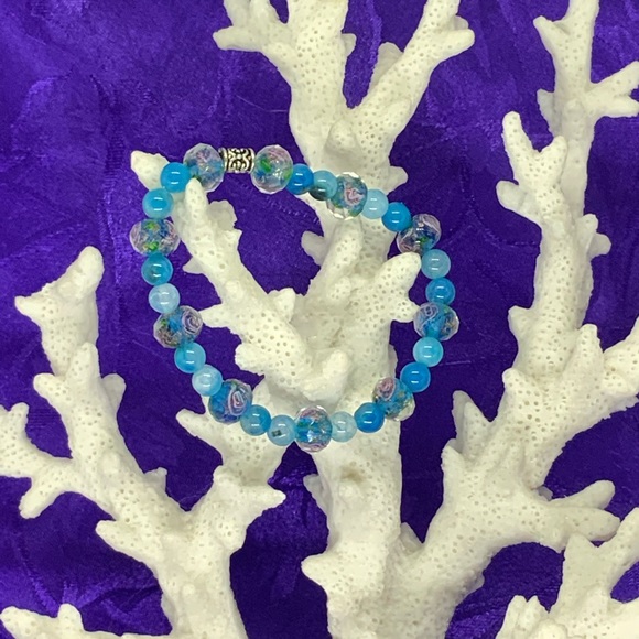 Handcrafted Lampwork and Cracy Lace Bead Stretch Bracelet - Picture 4 of 16